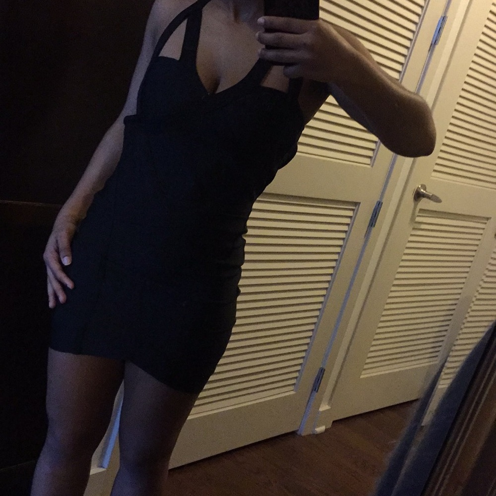 LITTLE BLACK DRESS ‼️❤️ - Picture 3 of 4
